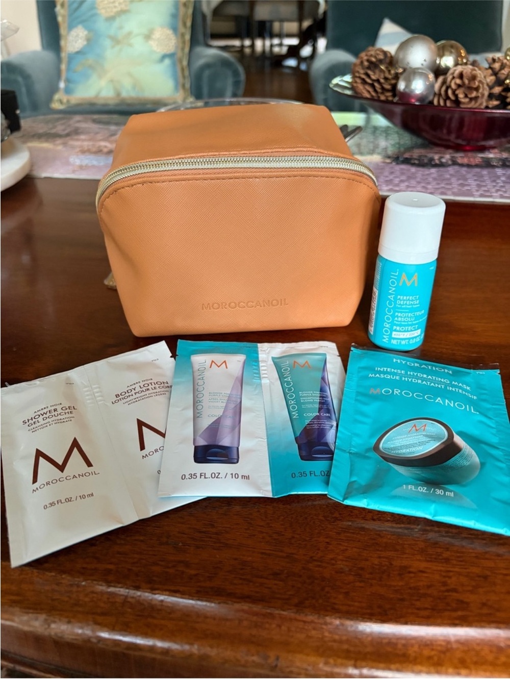 Moroccanoil Travel Cosmetic Pouch with Sample Hair Care Kit - NEW